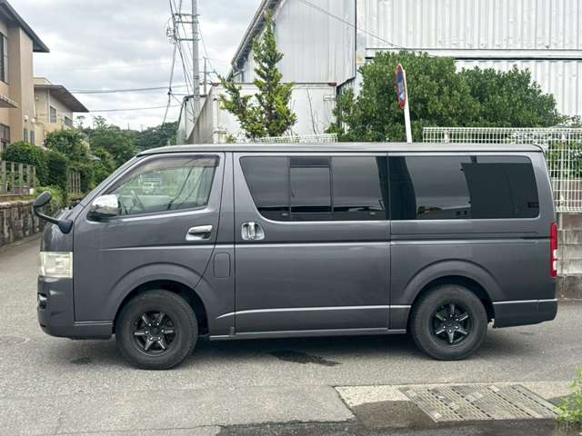 Toyota Hiace Van 5