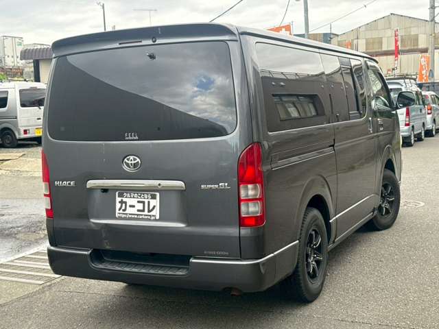 Toyota Hiace Van 8
