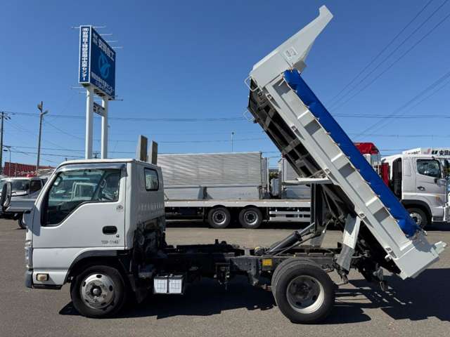 Isuzu Elf 12