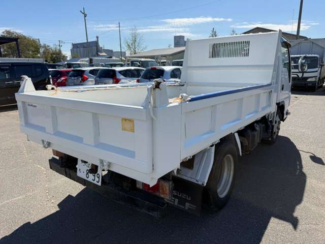 Isuzu Elf 8