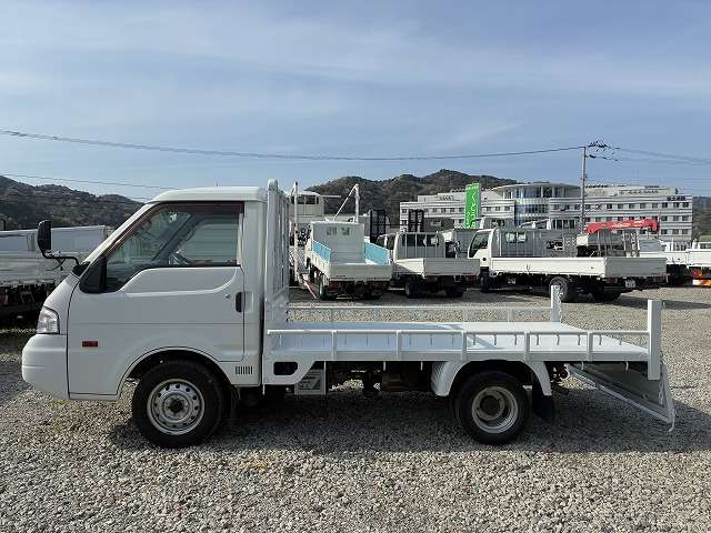 Mazda Bongo Truck 11