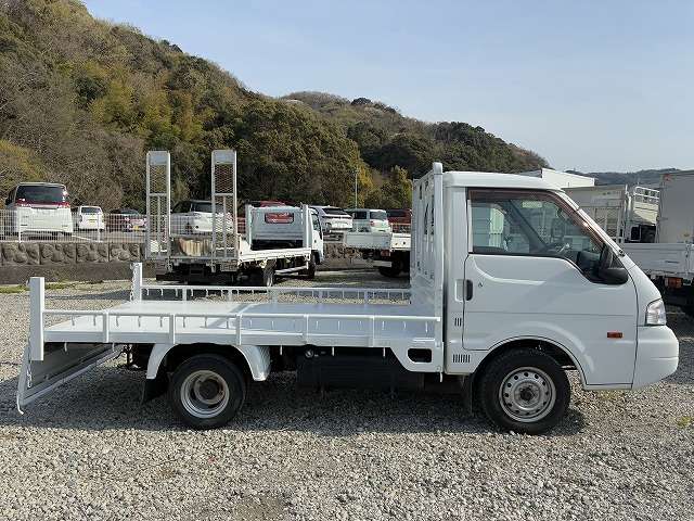 Mazda Bongo Truck 12