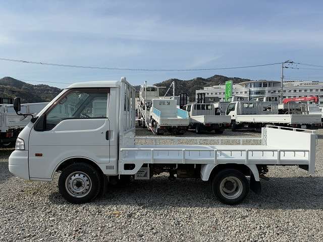 Mazda Bongo Truck 4
