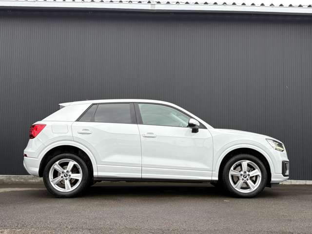 Audi Q2 12