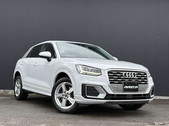 Audi Q2 10