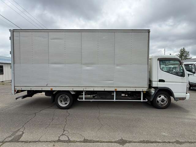 Mitsubishi Fuso Canter 9