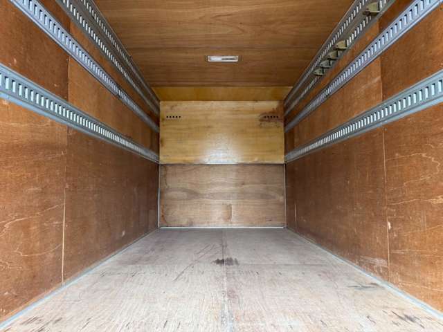 Mitsubishi Fuso Canter 10