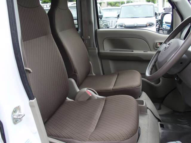 Nissan NV100 Clipper 12