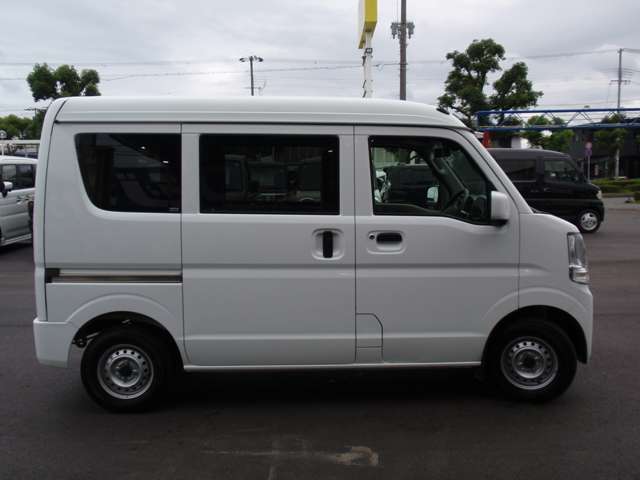 Nissan NV100 Clipper 2