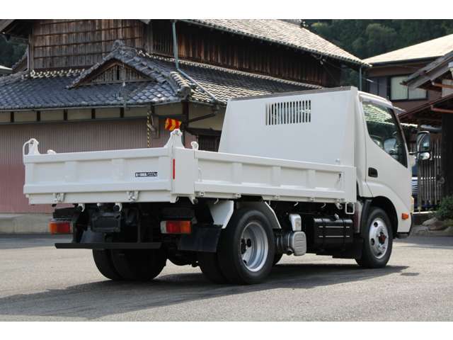 Hino Dutro 11