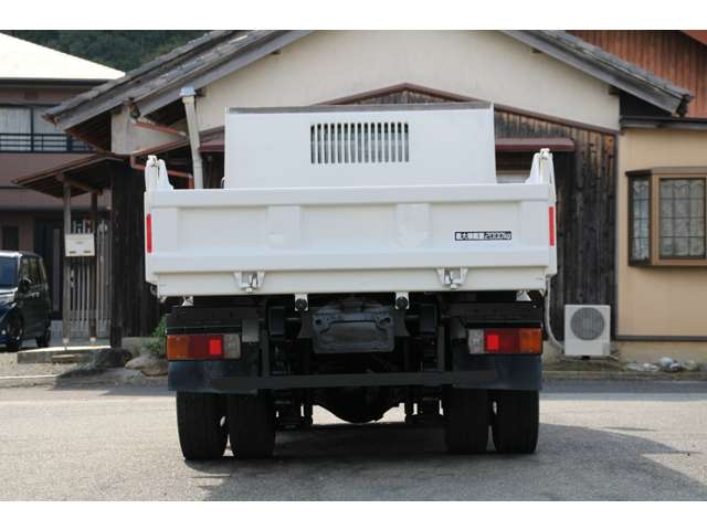 Hino Dutro 12