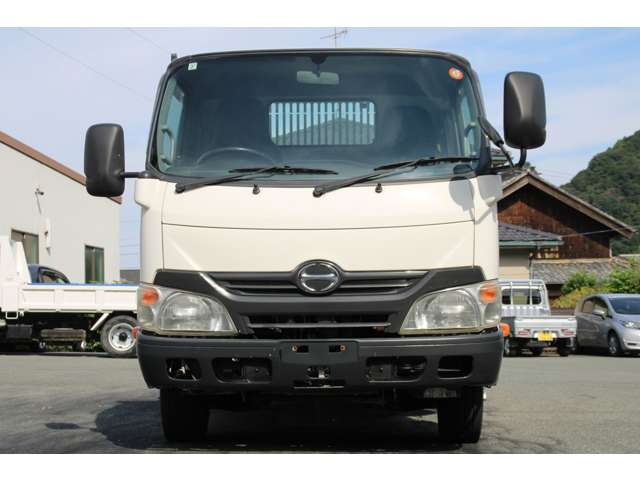Hino Dutro 4