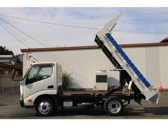 Hino Dutro 6