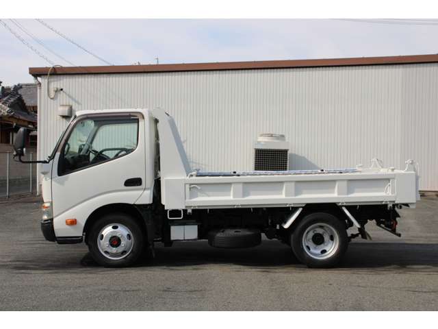 Hino Dutro 8