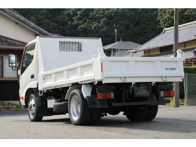 Hino Dutro 10