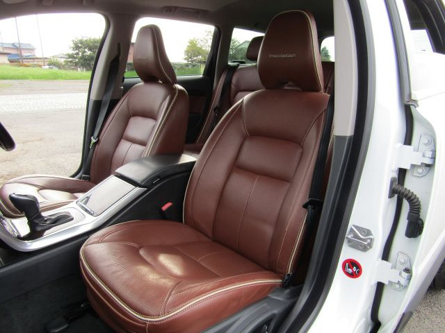 Volvo XC70 11