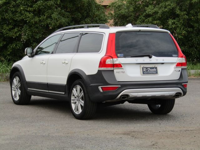 Volvo XC70 2