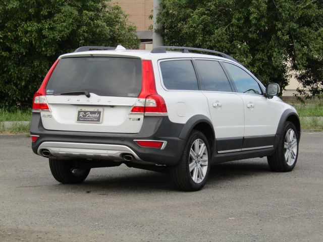 Volvo XC70 4