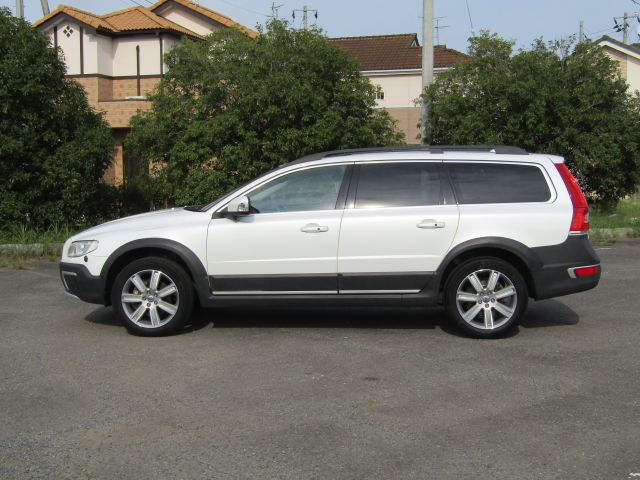 Volvo XC70 8