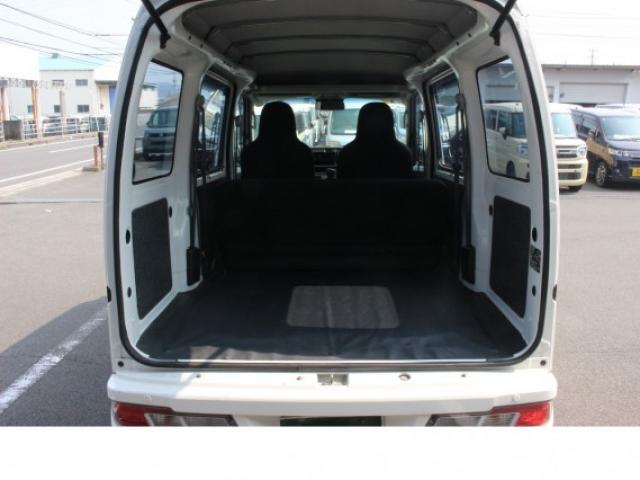 Daihatsu Hijet Cargo 4