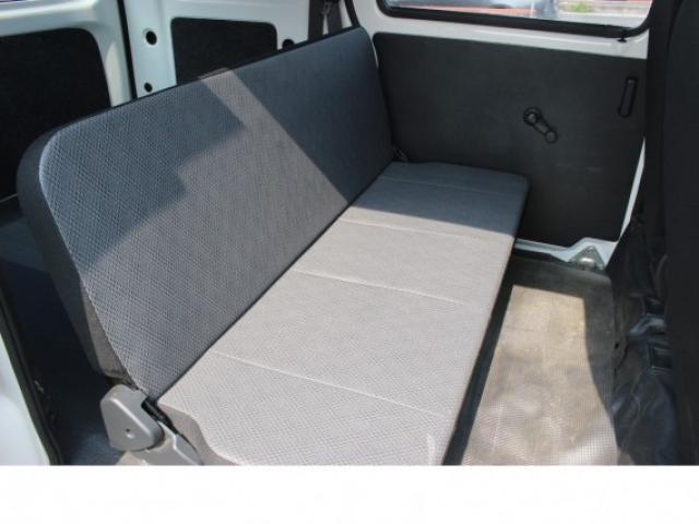 Daihatsu Hijet Cargo 7