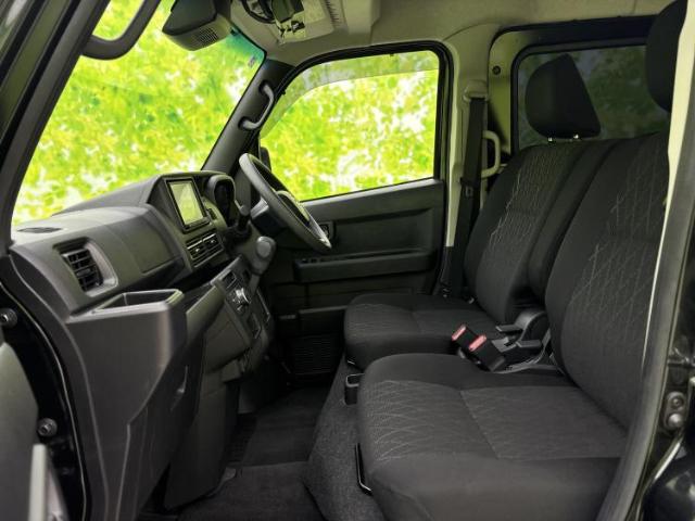 Daihatsu Atrai 7