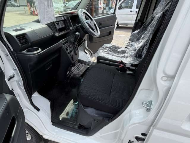 Daihatsu Hijet Cargo 11