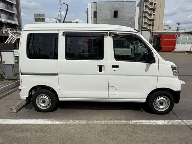 Daihatsu Hijet Cargo 5