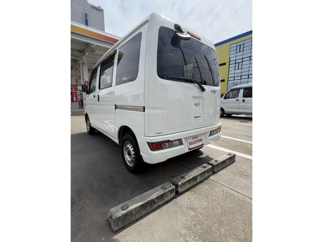 Daihatsu Hijet Cargo 8