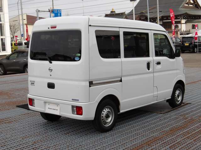 Nissan NV100 Clipper 2
