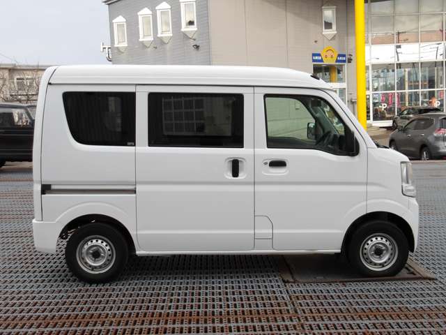 Nissan NV100 Clipper 6