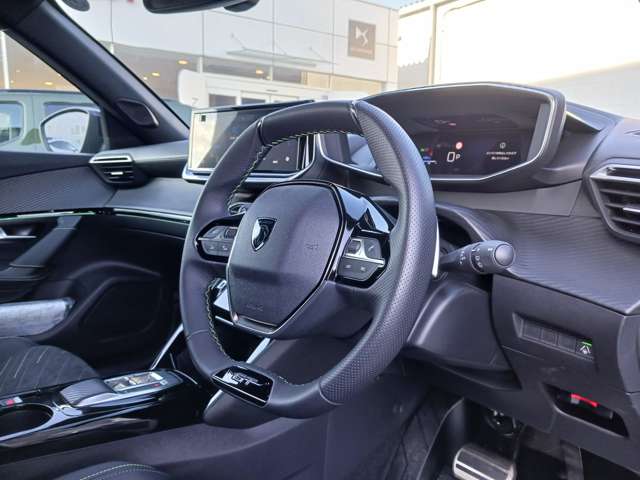 Peugeot SUV 2008 10