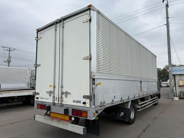 Mitsubishi Fuso Fighter 9