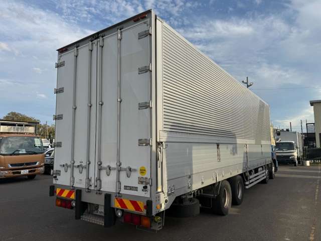 Hino Profia 8