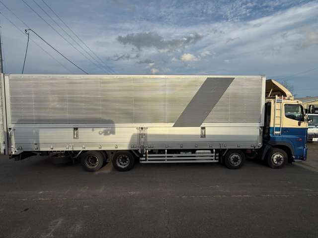 Hino Profia 9