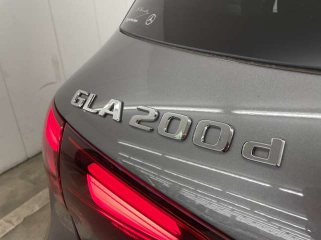 Mercedes-Benz GLA-Class 12