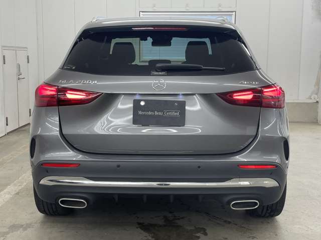 Mercedes-Benz GLA-Class 6