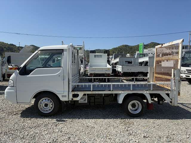 Mazda Bongo Truck 4