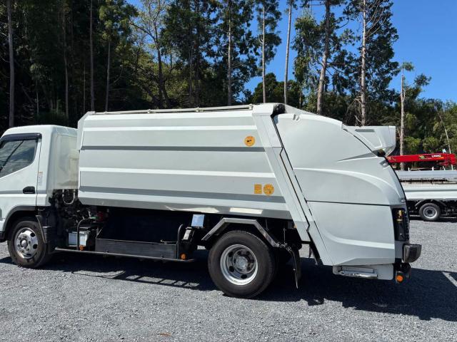Mitsubishi Fuso Canter 9
