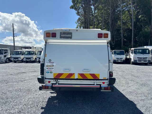 Mitsubishi Fuso Canter 10