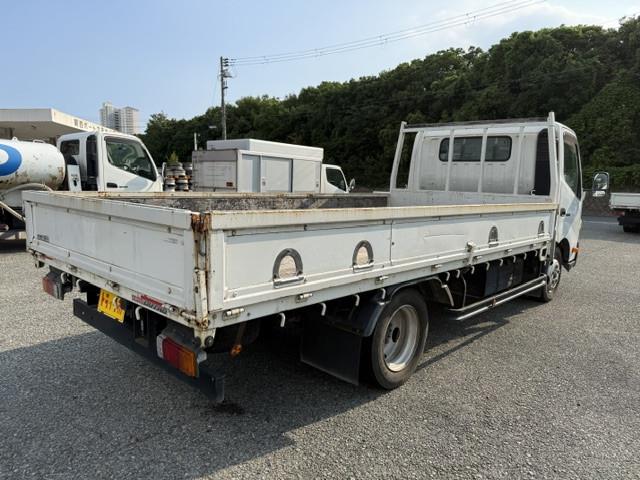 Hino Dutro 3