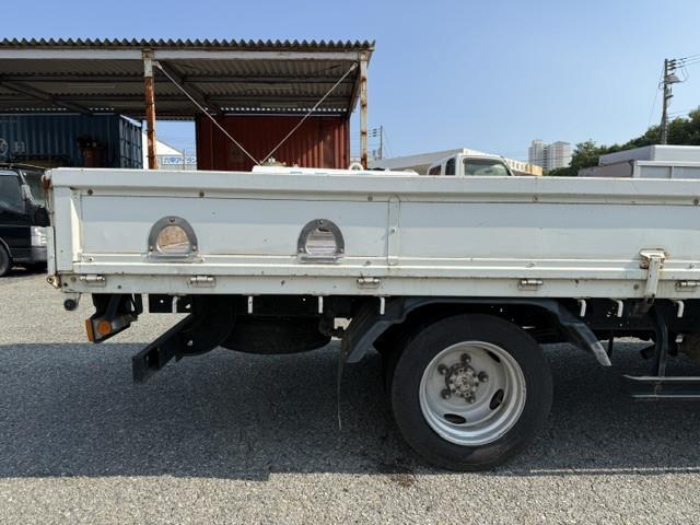 Hino Dutro 9