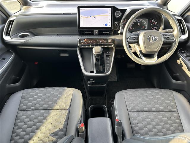 Toyota Voxy 5