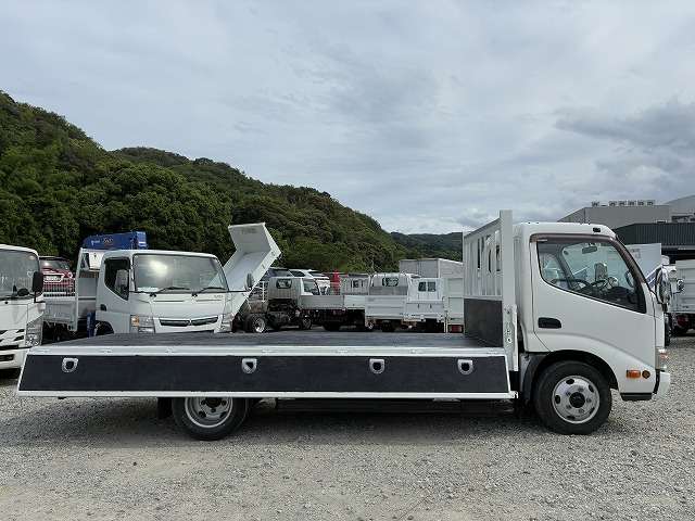 Hino Dutro 12