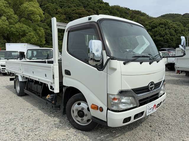 Hino Dutro 3