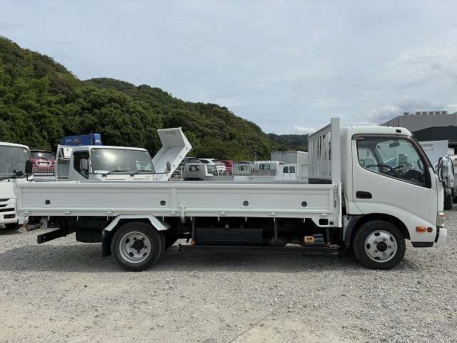 Hino Dutro 5