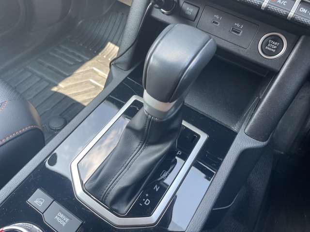Mitsubishi Triton 12