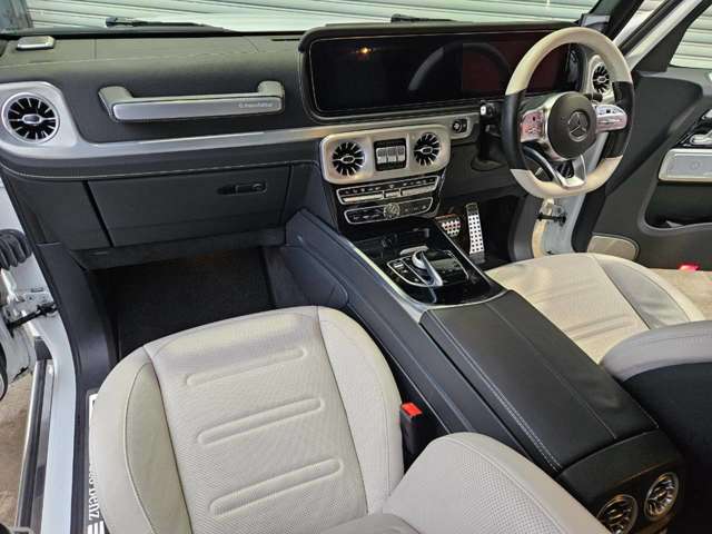 Mercedes-Benz G-Class 8