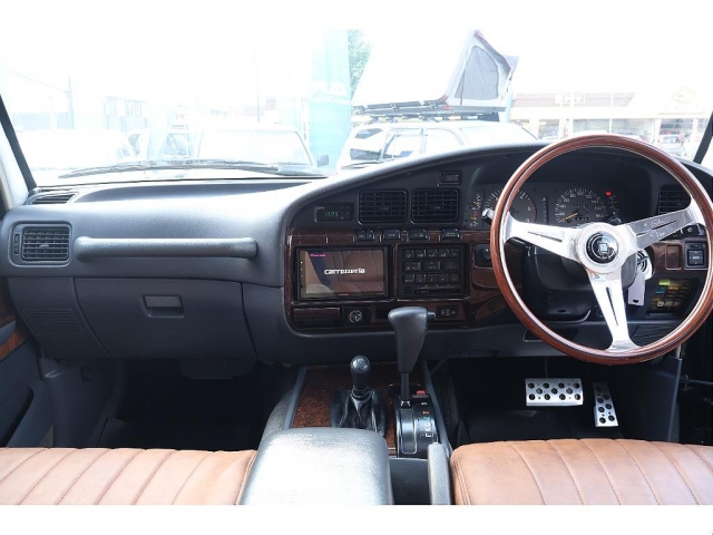 Toyota Land Cruiser 80 2
