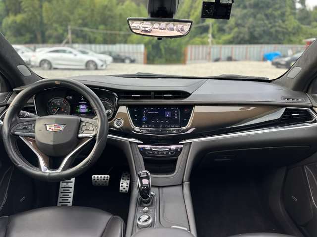 Cadillac XT6 11
